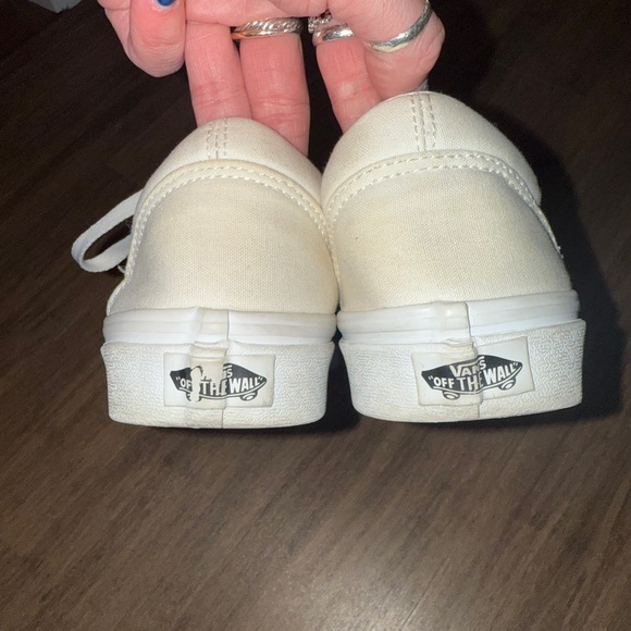White Vans Low Top Sneakers Laced - Picture 3 of 4